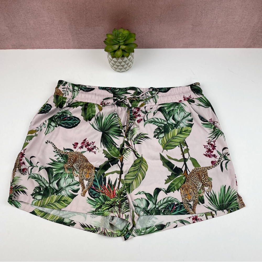 David Lerner Blush Pink Green Tropical Leopard Cheetah Safari Shorts Casual